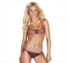 Julianne Hough up skirt