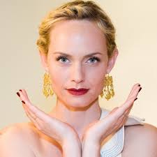 amber valletta body