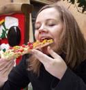 eat pizza