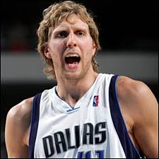 Dirk Nowitzki drops 32 as