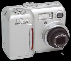 coolpix 775