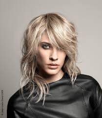 photo de coupe de cheveux mi long