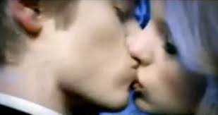 lucas till and miley cyrus kissing