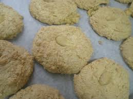 almond macaroon cookies