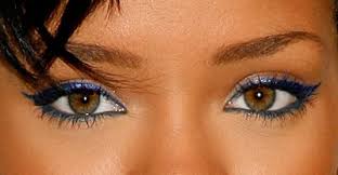 blue eyeliner