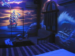 black light room