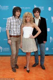 The Band Perry to announce CMA