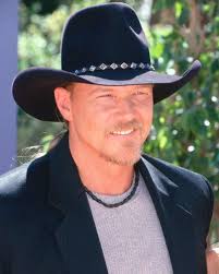 Trace Adkins tour bus crashes