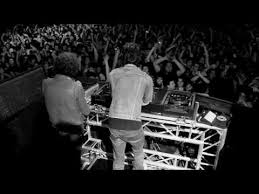 Justice - 2 Minutes 2 Live