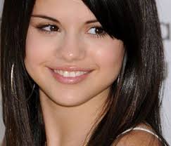 selena gomez age