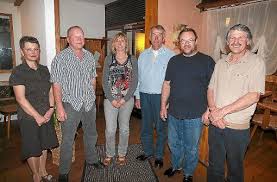 Der Vorstand des Obst- und Gartenbauvereins Bösingen verändert sich (von links): Uschi Binder, Klaus Flaith, Conny Späth, Josef Banholzer, Holger Krumm und ...