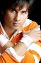 http://cdnnews.apnicommunity.com/wp-content/uploads/2012/01/Shahid-Kapoor-Wallpapers-20.jpg