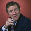 (EAMONN ANDREWS),