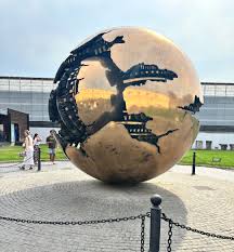 「球体をもった球体」の画像検索結果