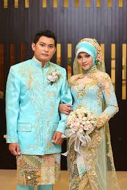 Model Kebaya Muslim Berjilbab Modern, Kebaya Pengantin Terbaru ...