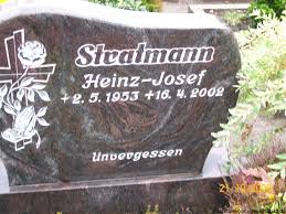 Grabstein von Heinz-Josef Stratmann (02.05.1953-16.04.2002),. Häufige Nachnamen auf diesem Friedhof: Janssen (56) - Friedrichs (38) - Rocker (32) ...