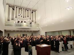 Die neue Orgel sei eine echte Gemeindeorgel, so Pfarrerin Ulrike Gebhardt bei ihrer Begrüßung - das Instrument wurde ausschließlich durch Spenden finanziert ...