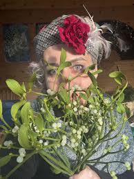 Attēlu rezultāti vaicājumam “Viscum album female flower”