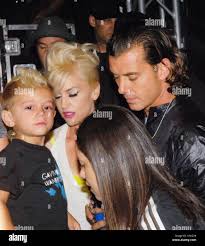 Image result for Queen B by Bumbleride $428 Gwen Stefani and Gavin Rossdale with Kingston and Zuma at the LA zoo