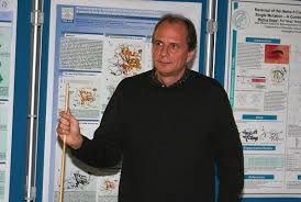 Im Mittelpunkt des Vortrages von Prof. Stephan Grzesiek, Basel, stand das enorme Potential der NMR Spektroskopie beim Studium der Struktur, ...