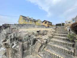 Image result for 中藤2丁目〈売地〉広々426.17㎡（法面含む）上下水道引込済、法面利用価値大、建築条件はございません。お好きなハウスメーカーで建築できます。