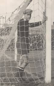 Hermann Jöckel wurde Deutscher Meister. In diesen Zeitabschnitt unseres historischen Vereinsrückblicks muss auf einen ganz großen Fußballer hingewiesen ...