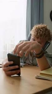 Risultati immagini per bored teen