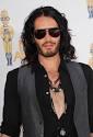 Dans le film, l'acteur/humoriste anglais sera ainsi Fred Mumford, ... - Russell-Brand