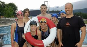 Carsten Simmes (rechts) und sein erfolgreiches Schwimmteam Denzlingen Foto: Frank Kiefer. DENZLINGEN. Mit der Eröffnung des umgebauten \u0026quot;Mach Blau\u0026quot; ...