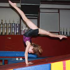 middle school girl gymnast|Little girl gymnast hi-res stock photography and images - Alamy