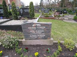 Grabstein von Alfred Fokken (13.01.1948-08.01.2004), Friedhof Osteel. Häufige Nachnamen auf diesem Friedhof: