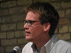 <b>John Green</b> in Minneapolis.jpg - 250px-John_Green_in_Minneapolis