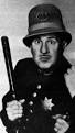 Bud Abbott (originally William A Abbott) was an American comedian and actor. - images?q=tbn:ANd9GcQA5tHeC2fQ1Ay4wJcDTamvsTkkQmlj9e_9OFb-jVTfwqfUY2RrebtUAw
