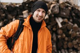 Картинки по запросу Молодой человек в шапке