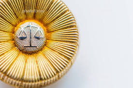 Image result for 弁護士バッジ