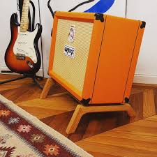 Guitar amp stand