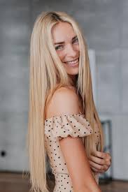 Résultat de recherche d'images pour "blonde suèdoise"