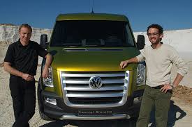 Fototermin vor virtueller Wüste: Die beiden Atacama-Designer Ralf Dekena und Romain Chareyre |. Fototermin vor virtueller Wüste: Die beiden Atacama-Designer ...