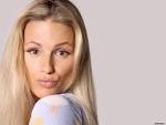 Michelle Hunziker wallpaper - Michelle-Hunziker-020