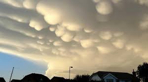 Attēlu rezultāti vaicājumam “Mammatus”