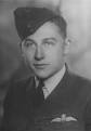 ... aan de in 1945 neergeschoten Australische piloot Jack Dawson Green. - images?q=tbn:ANd9GcQHTwY9-jKgMf0SsBa-6zQXCrEQDPsLHObcjuBpgy_B8ay7pRAf1az6xtM