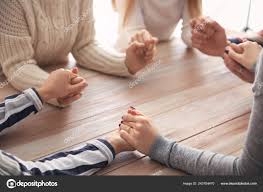 Image result for foto de pessoasrezando