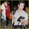 http://cdn04.cdn.justjared.com/wp-content/uploads/headlines/2009/04/blake-lively-penn-badgley-lax.jpg