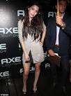 Jeff Goldblum shares kisses with model and heiress Lydia Hearst