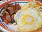 eggs bacon breakfast (eggs - via Daymix