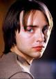 http://www.nndb.com/people/150/000111814/vincent-kartheiser-1-sized.jpg