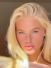 Résultat de recherche d'images pour "blonde suèdoise"