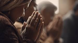 Image result for foto de pessoasrezando