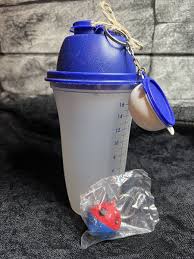 Kuvahaun tulos haulle Tupperware quick shake