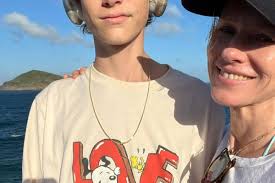 Image result for Maclaren Techno XT Naomi Watts and Liev Schreiber taking a stroll with son, Sasha